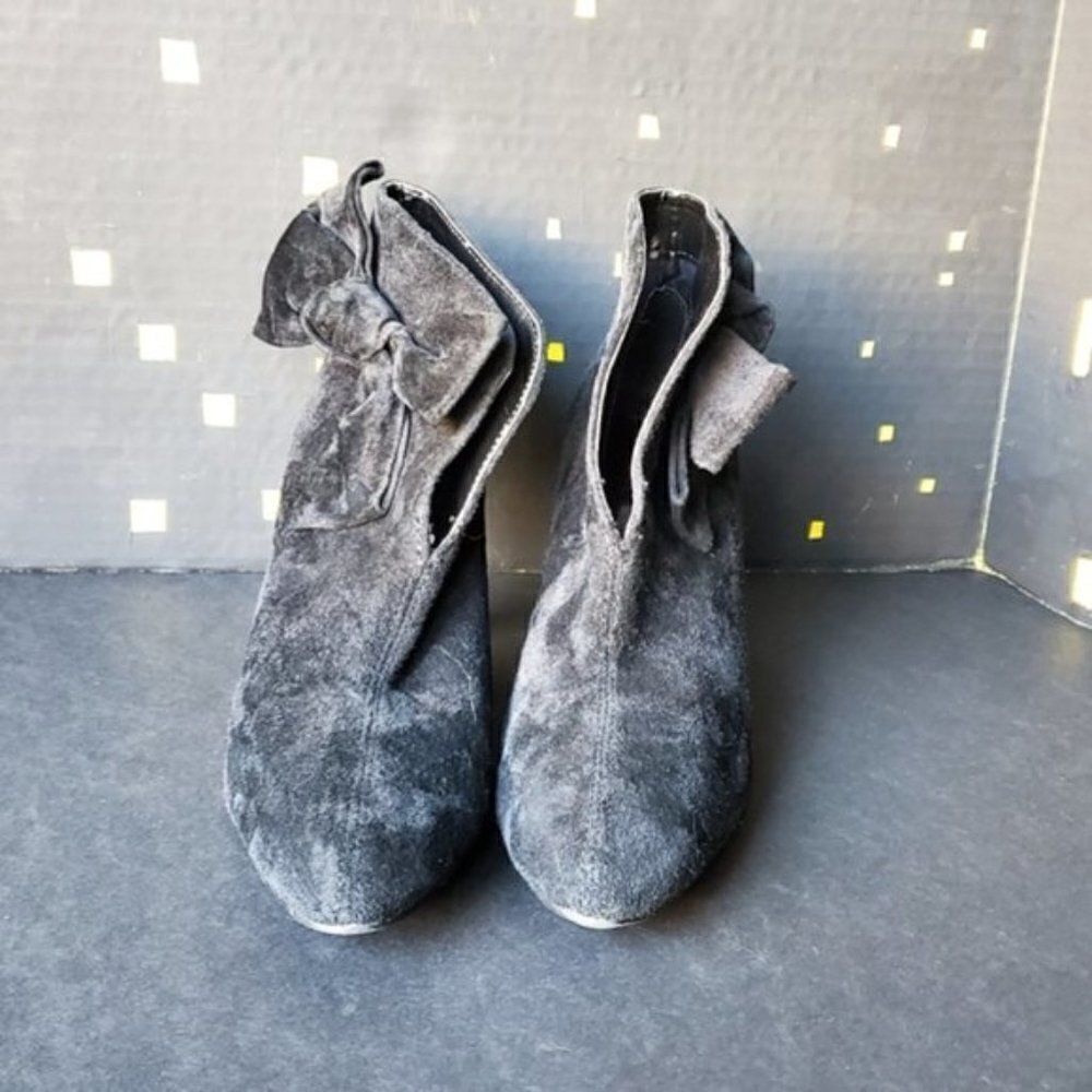 💍Miss Meghan Black Suede Booties - Picture 8 of 8